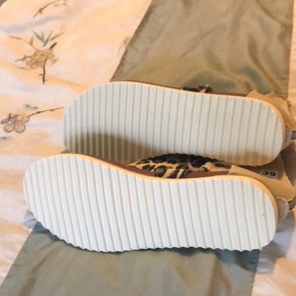 NWOB leopard canvas sandals size 39 - Picture 5 of 7